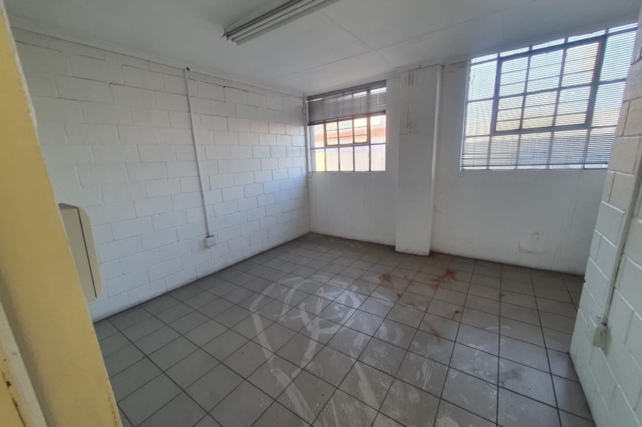 To Let commercial Property for Rent in Deal Party Eastern Cape